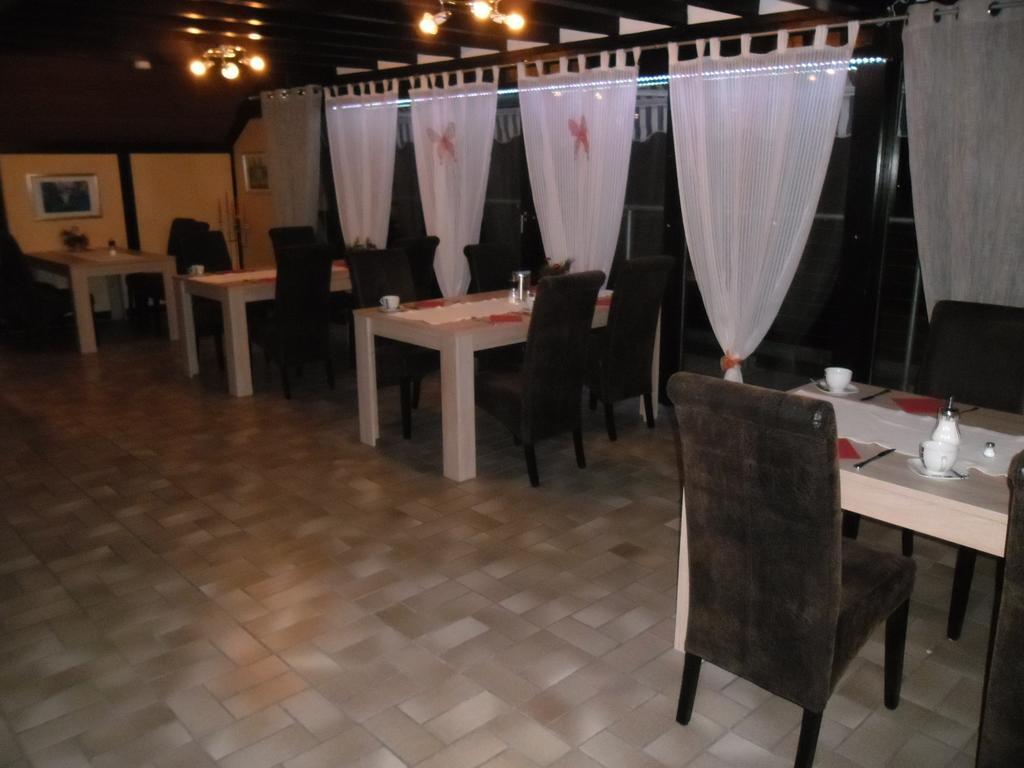Hotel Garni Julia Linnich Extérieur photo