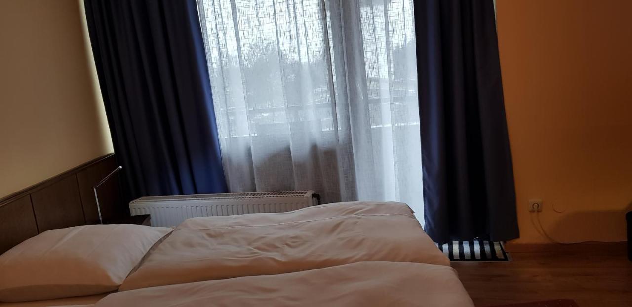 Hotel Garni Julia Linnich Extérieur photo