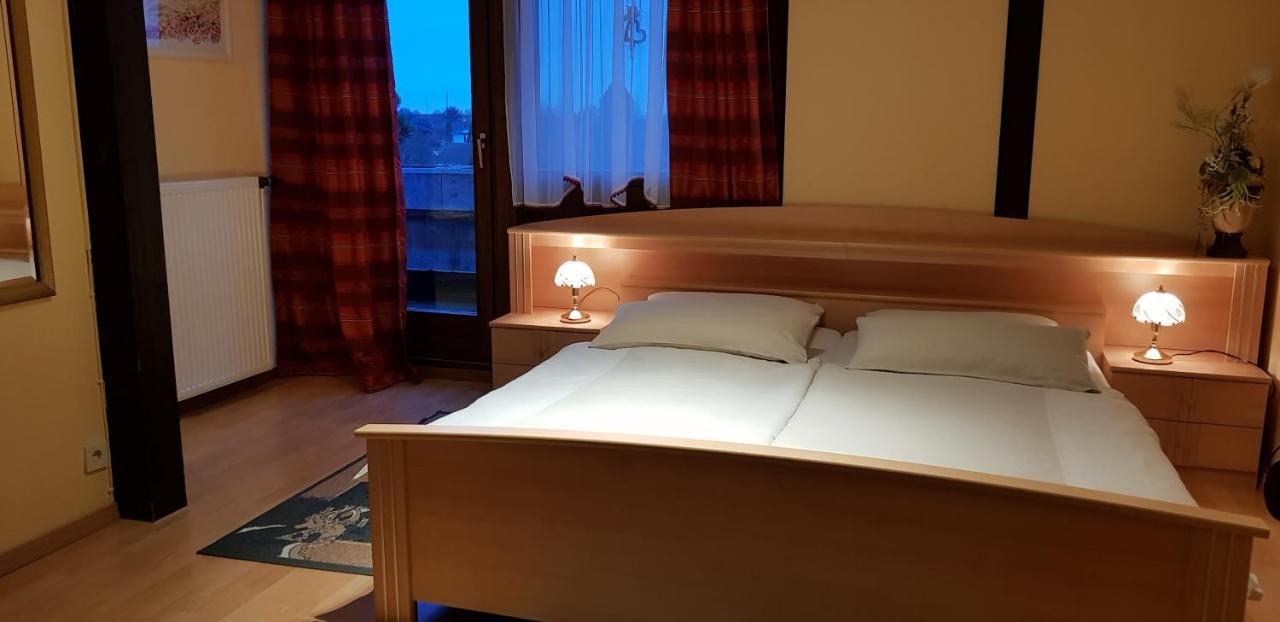 Hotel Garni Julia Linnich Extérieur photo